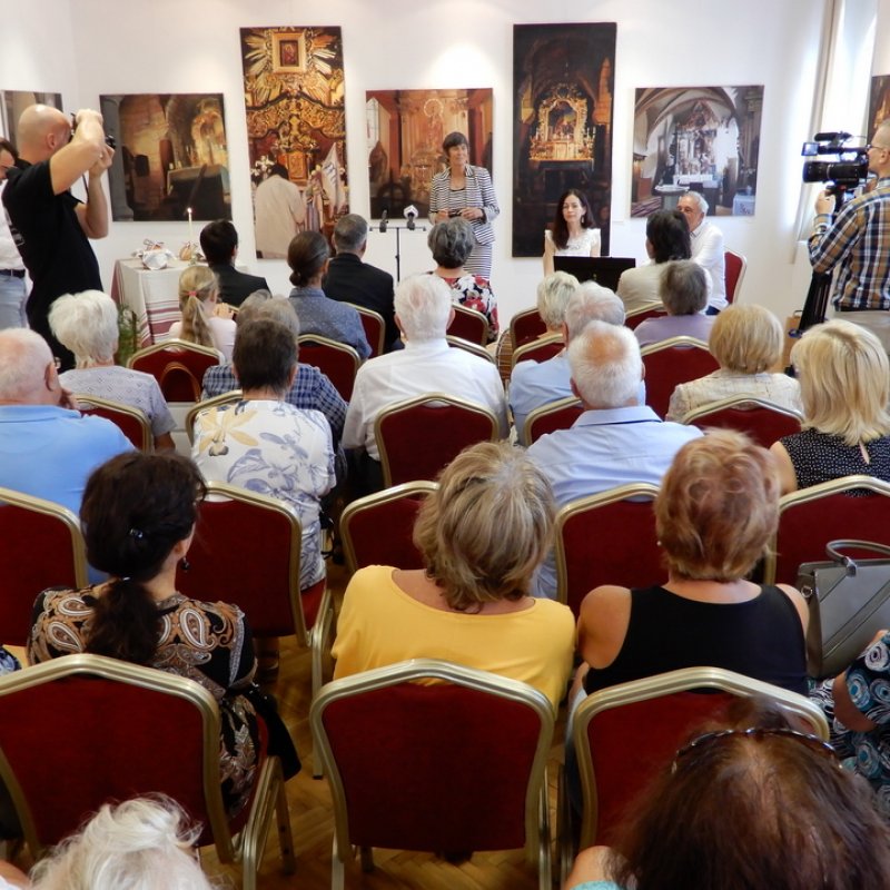 kenyérszentelés 25